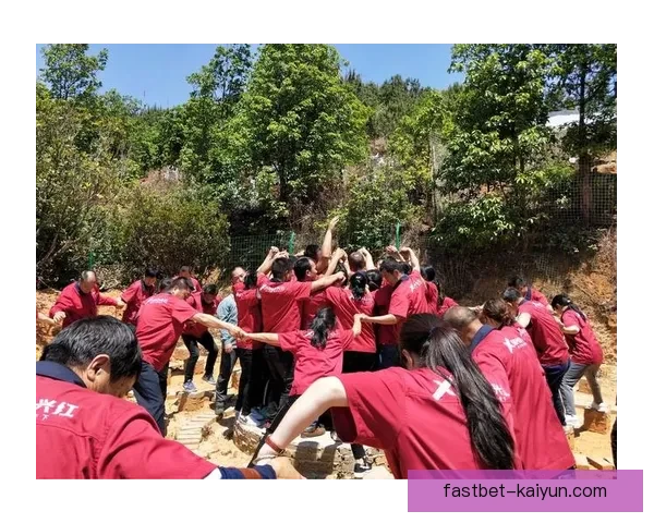 凯泽中场组织状态回暖，团队配合逐步显现竞争力