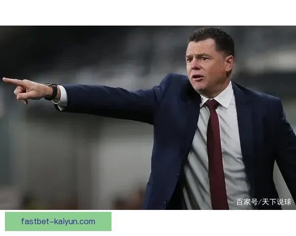 哈维·西蒙斯在埃因霍温表现稳健，状态回暖引人关注